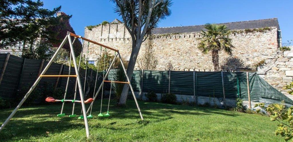 Hotel Du Cheval Blanc Saint-Pol-de-Léon المظهر الخارجي الصورة